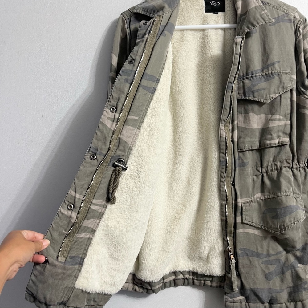 Rails Whitaker Tencel Linen Blend Camo Jacket w Faux Fur Lining Sz Medium Green - Picture 5 of 11